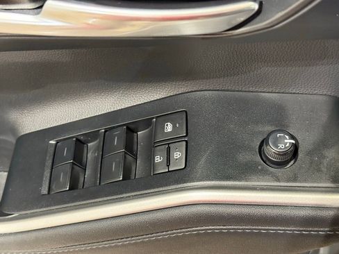 Certified 2023 Toyota Highlander XLE image 16