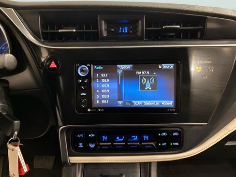 Used 2018 Toyota Corolla iM image 13