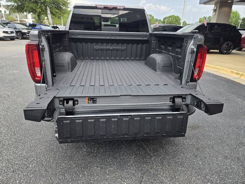 Used 2023 GMC Sierra 1500 Denali w/ Denali Reserve Package AWD/4WD image 5