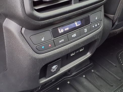 Used 2023 Honda Pilot Elite image 16