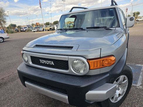 Used 2010 Toyota FJ Cruiser Base image 9
