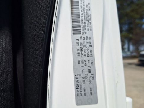 Used 2016 Jeep Wrangler Unlimited Sahara image 27