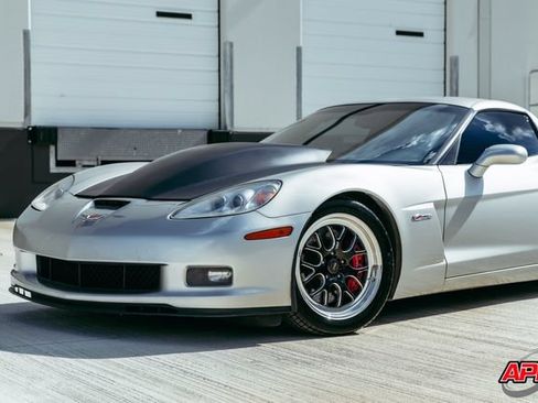 Used 2006 Chevrolet Corvette Z06 w/ Preferred Equipment Group RWD image 40