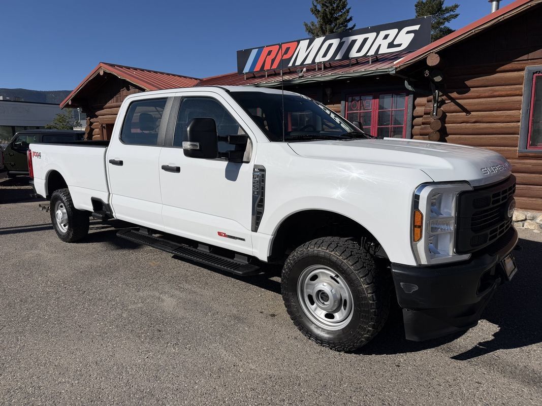Used 2024 Ford F250 XL AWD/4WD image 1