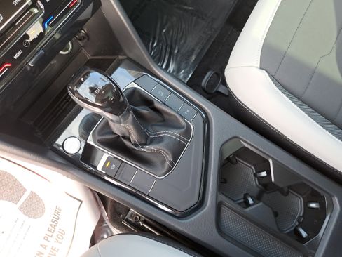 New 2026 Volkswagen Taos SE image 23