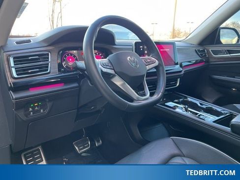 Used 2024 Volkswagen Atlas SEL Premium R-Line image 25