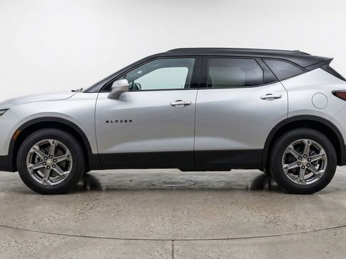 Used 2025 Chevrolet Blazer LT image 5