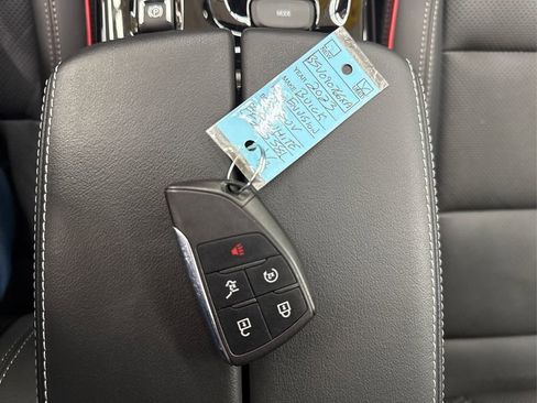 Used 2023 Buick Envision Essence w/ Technology Package I image 39