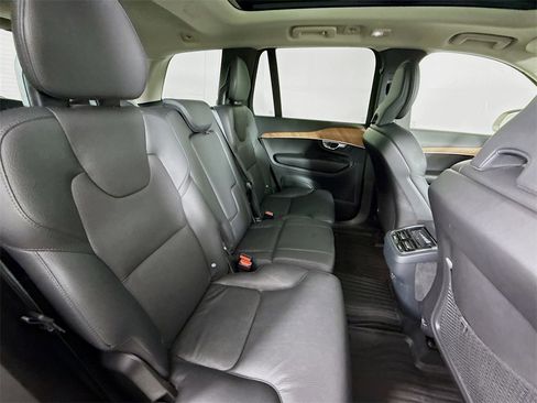 Used 2023 Volvo XC90 B5 Plus w/ Protection Package Premier image 28
