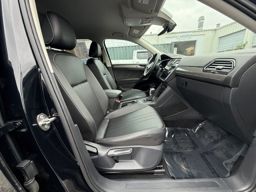 Used 2022 Volkswagen Tiguan SE FWD image 25