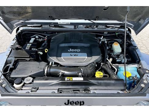Used 2015 Jeep Wrangler Unlimited Sahara AWD/4WD image 53