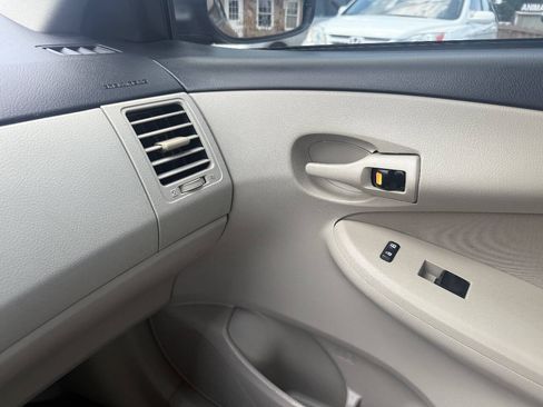 Used 2013 Toyota Corolla L FWD image 20