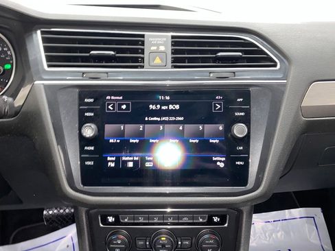 Used 2019 Volkswagen Tiguan SE image 20