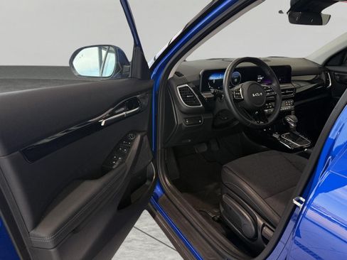 Used 2025 Kia Seltos X-Line AWD/4WD image 17
