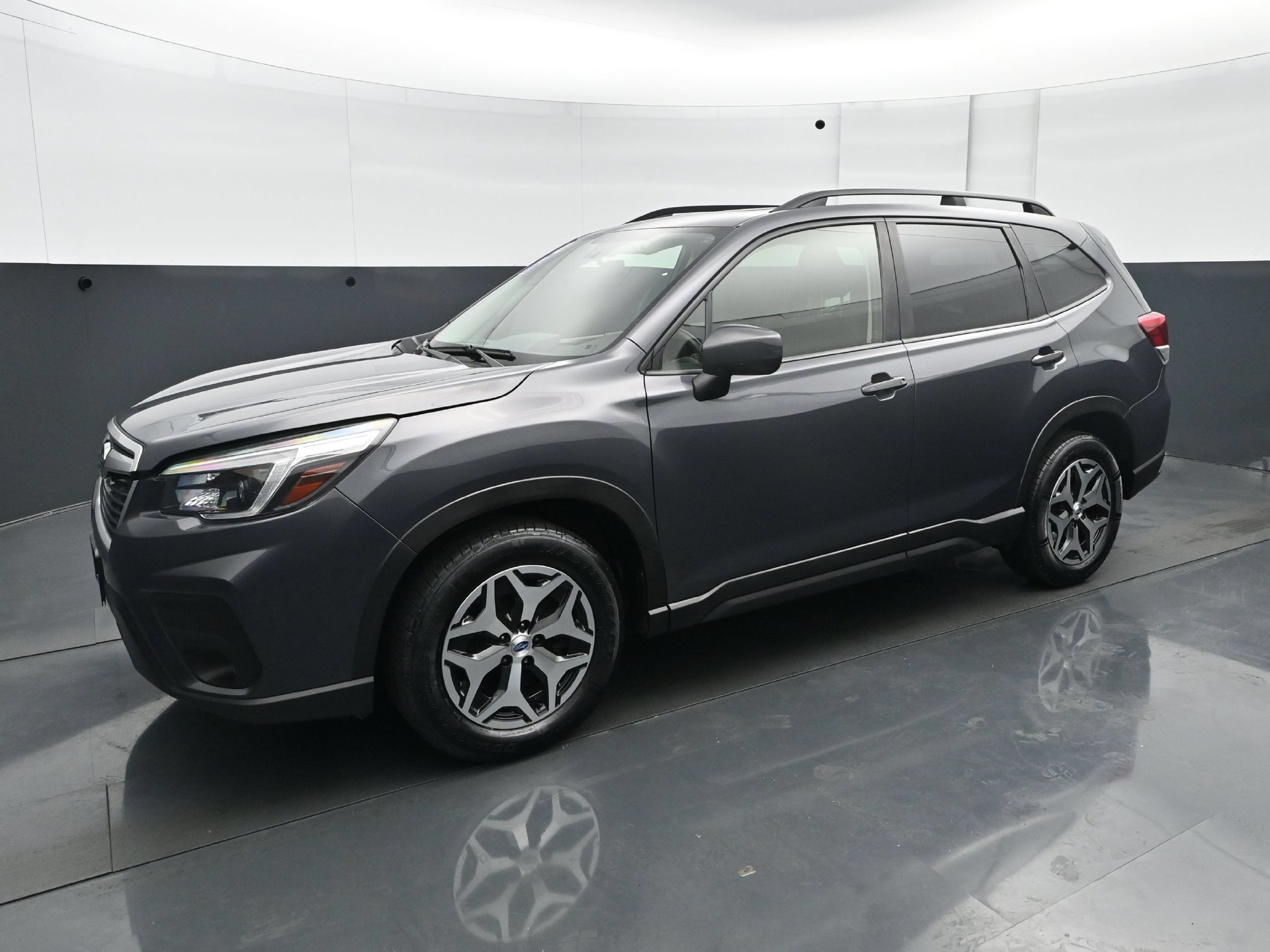 Used 2021 Subaru Forester Premium AWD/4WD image 2