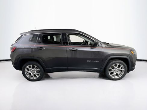 Used 2022 Jeep Compass Latitude w/ Sun and Sound Group image 4