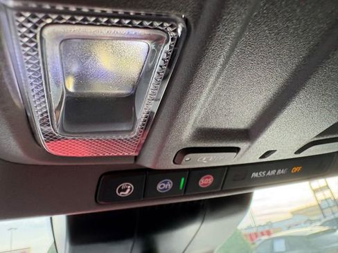 Used 2025 Chevrolet Silverado 1500 Custom image 14