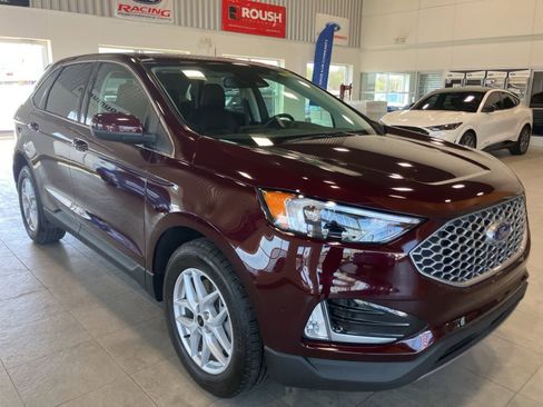 Used 2023 Ford Edge SEL w/ Convenience Package AWD/4WD image 3