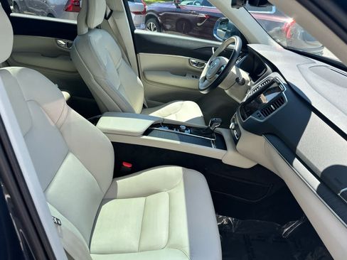Used 2020 Volvo XC90 T6 Momentum AWD/4WD image 45