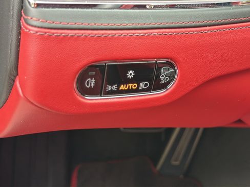 Certified 2022 Bentley Flying Spur V8 AWD/4WD image 23