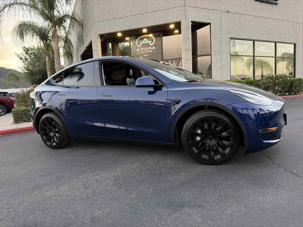 Used 2021 Tesla Model Y Long Range AWD/4WD image 11