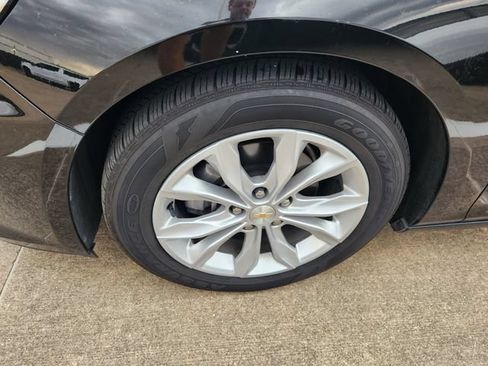 Used 2025 Chevrolet Malibu LT FWD image 9