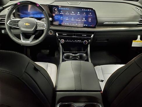 New 2026 Chevrolet Traverse High Country w/ LPO, Floor Liner Package AWD/4WD image 16