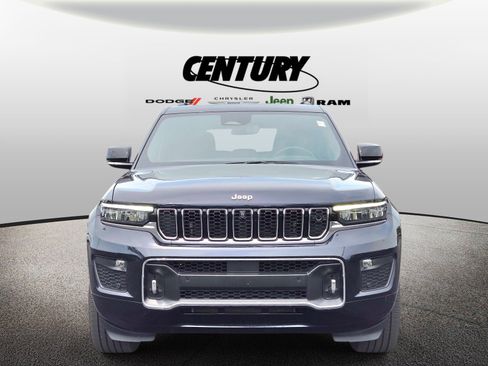 Used 2024 Jeep Grand Cherokee Overland w/ Adv Protech Group III AWD/4WD image 9