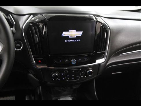 Used 2023 Chevrolet Traverse LT FWD image 9