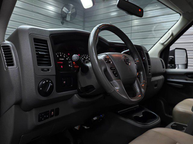 Used 2017 Nissan NV 3500 SL RWD image 14
