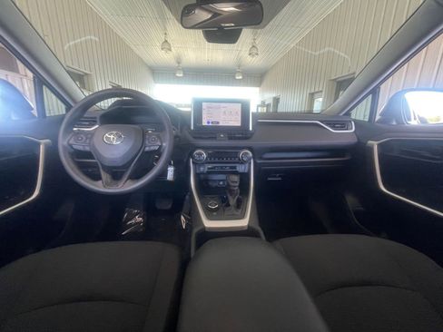 Used 2025 Toyota RAV4 LE image 31