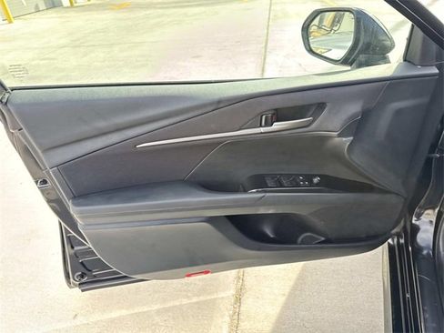 Used 2025 Toyota Camry LE image 19