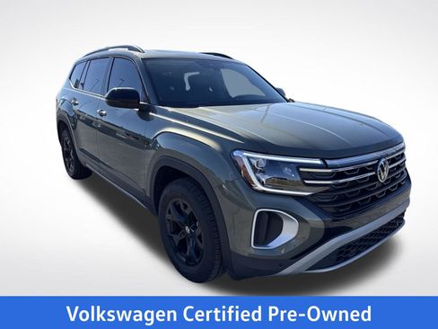 Certified 2025 Volkswagen Atlas Peak Edition SE image 8