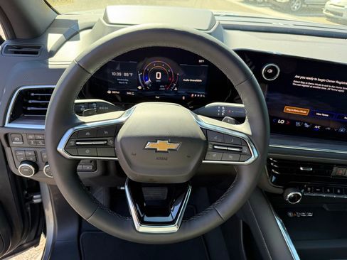 New 2026 Chevrolet Suburban Premier image 28