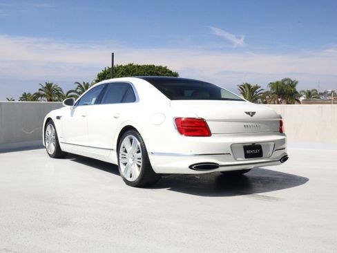 New 2026 Bentley Flying Spur Plug-In Hybrid AWD/4WD image 3