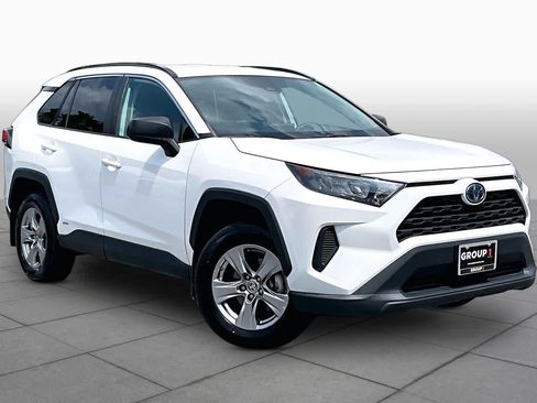 Used 2022 Toyota RAV4 LE AWD/4WD image 3