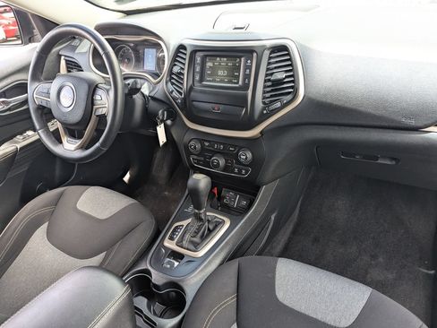Used 2016 Jeep Cherokee Sport w/ Cold Weather Group AWD/4WD image 31