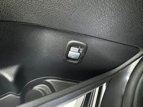 Used 2023 Mercedes-Benz C 43 AMG 4MATIC Sedan image 31