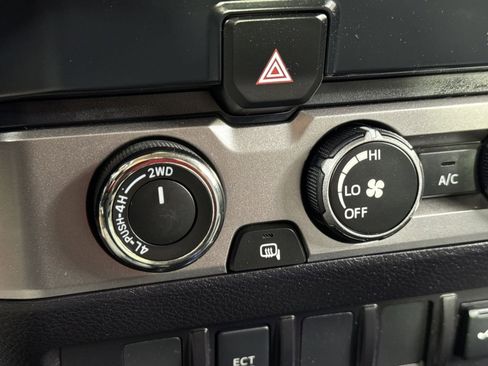 Used 2021 Toyota Tacoma SR image 34