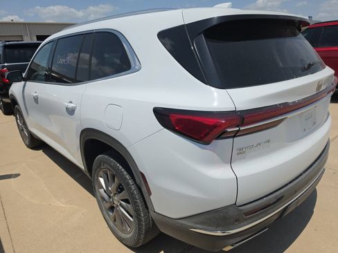 Used 2026 Buick Enclave Preferred AWD/4WD image 2