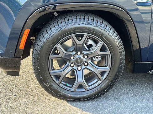 New 2026 Jeep Grand Wagoneer 4WD image 11