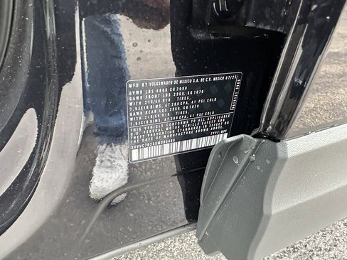 New 2025 Volkswagen Taos SE image 20