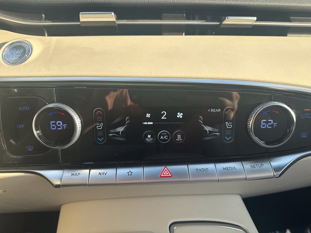 Used 2024 Genesis Electrified GV70 AWD/4WD image 20