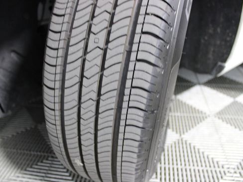 Used 2020 Chevrolet Malibu LS w/ Driver Confidence Package II image 35