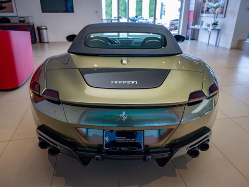 Used 2024 Ferrari Roma Spider image 34