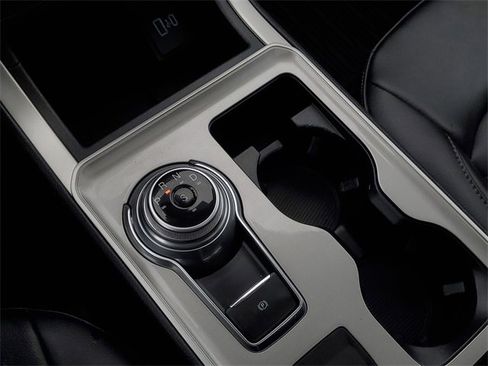 Certified 2024 Ford Edge SEL w/ Convenience Package image 24