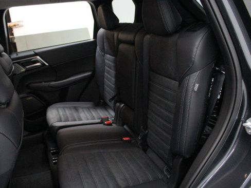 New 2026 Mitsubishi Outlander SE image 25