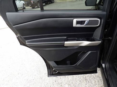 Used 2022 Ford Explorer XLT w/ Equipment Group 202A image 28