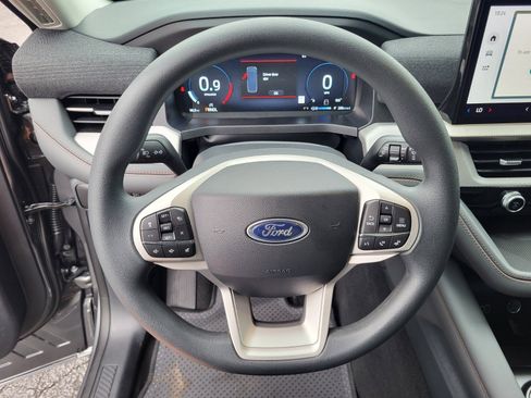 Certified 2026 Ford Explorer Active RWD image 26