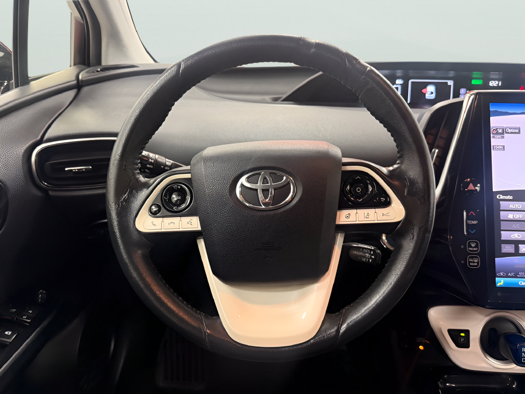 Used 2017 Toyota Prius Prime Advanced FWD image 17